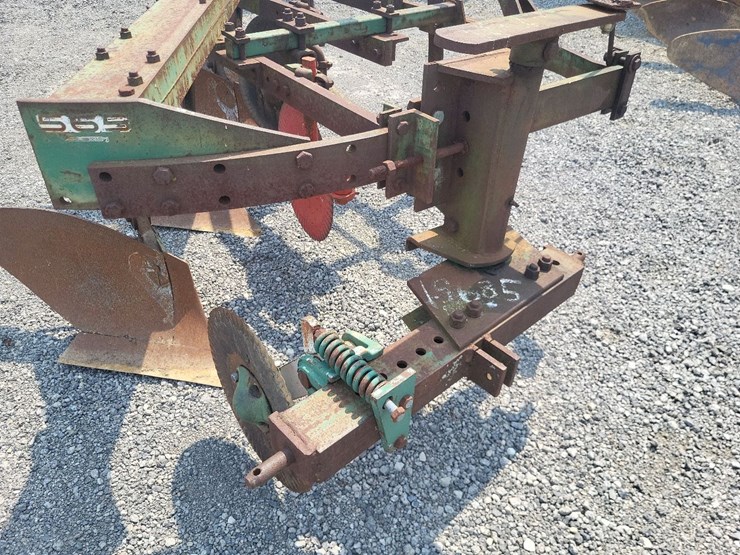 oliver-545-in-furrow--4-bottom-moldboard-plow-w/coulters-image-9