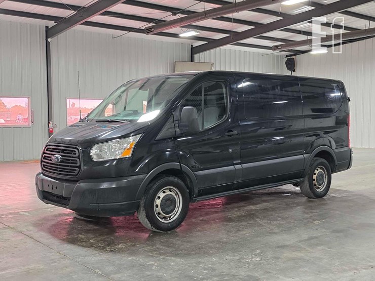 2015-ford-transit-image-1