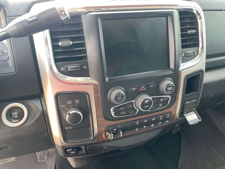 2016-dodge-ram-2500-image-13