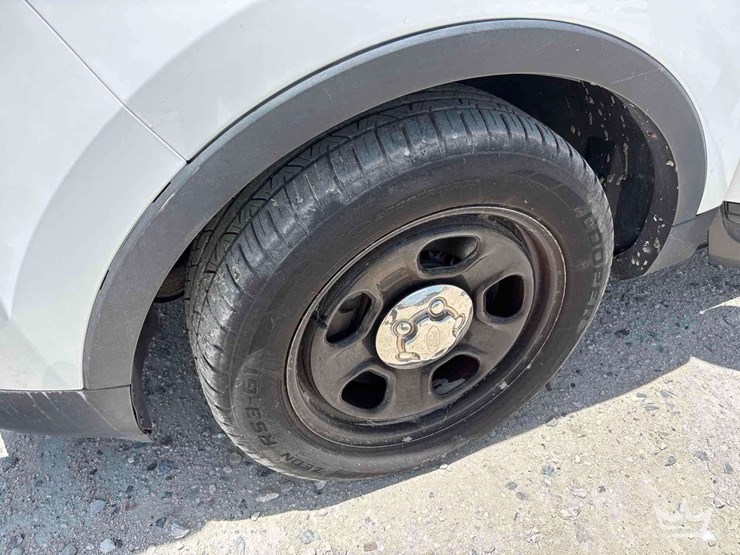 2013-ford-explorer-image-23