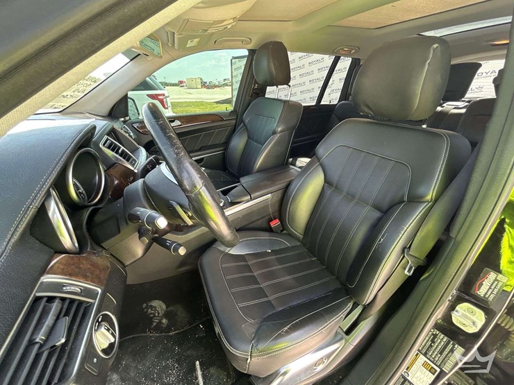 2013-mercedes-benz-gl450-image-12