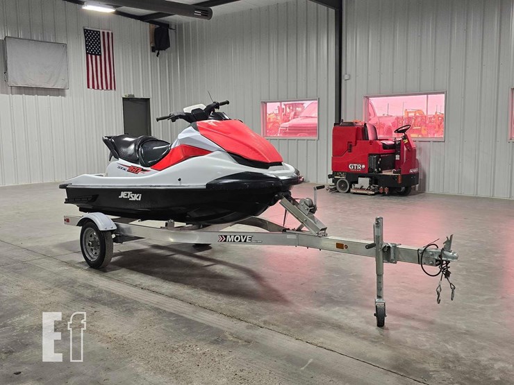 kawasaki-stx160-jet-ski-image-2