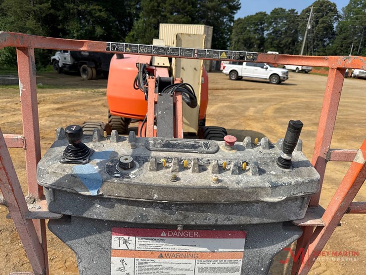 2017-jlg-450aj-image-11