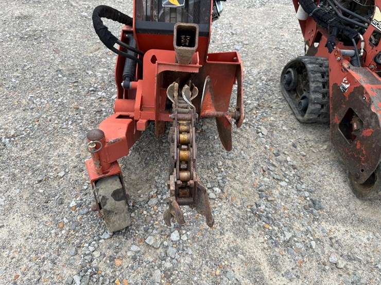 ditch-witch-c12-image-23