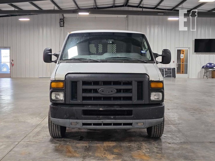 2013-ford-e250-image-7