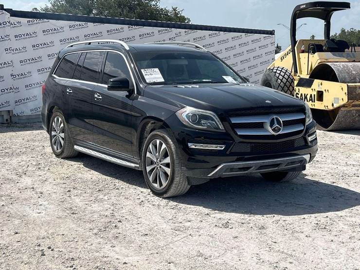 2013-mercedes-benz-gl450-image-2