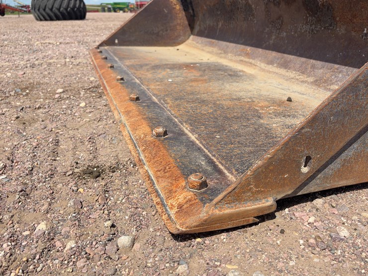 2011-john-deere-329d-image-14