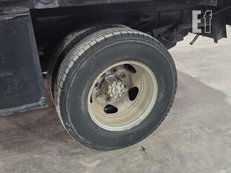 2013-2013-chevrolet-silverado-flatbed-truck-6591-image-21