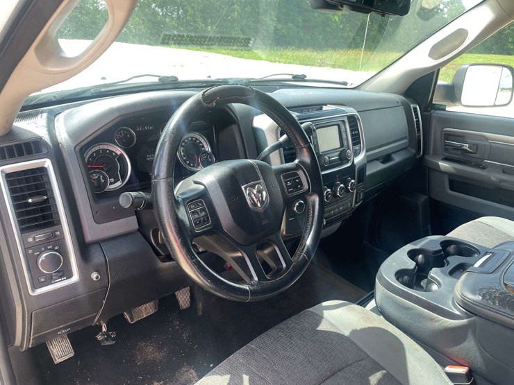 2013-dodge-2500-image-11