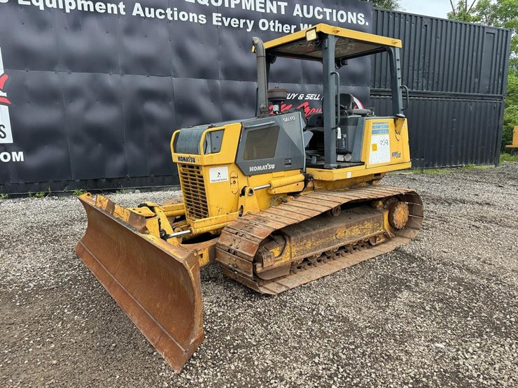 2004-komatsu-d31px-21-image-2