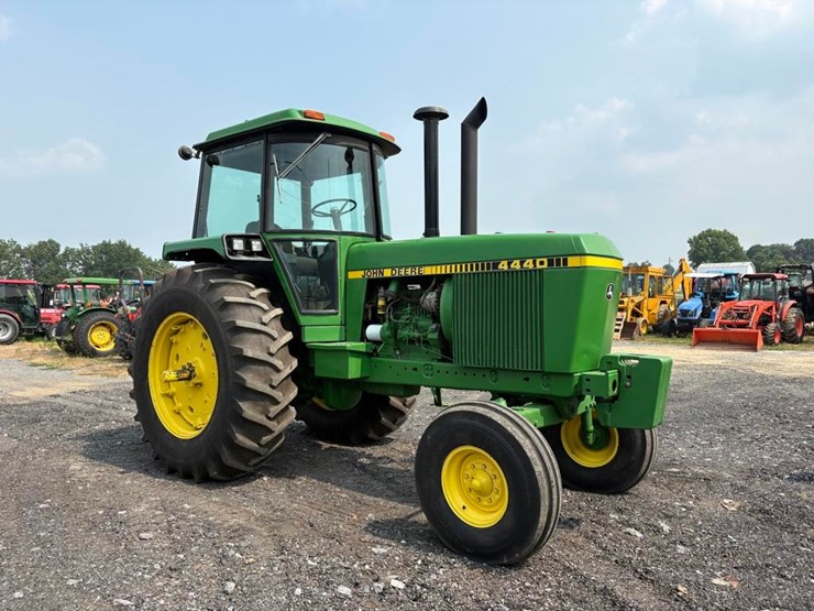 john-deere-4440-image-11