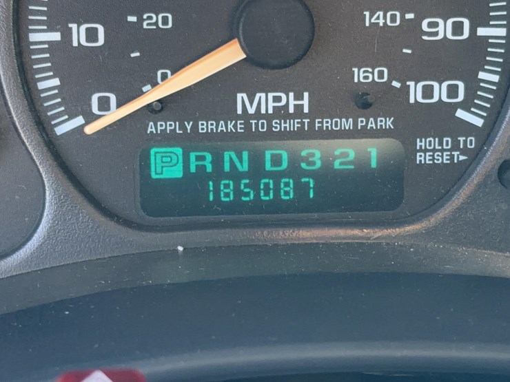 2001-chevrolet-silverado-1500-image-39