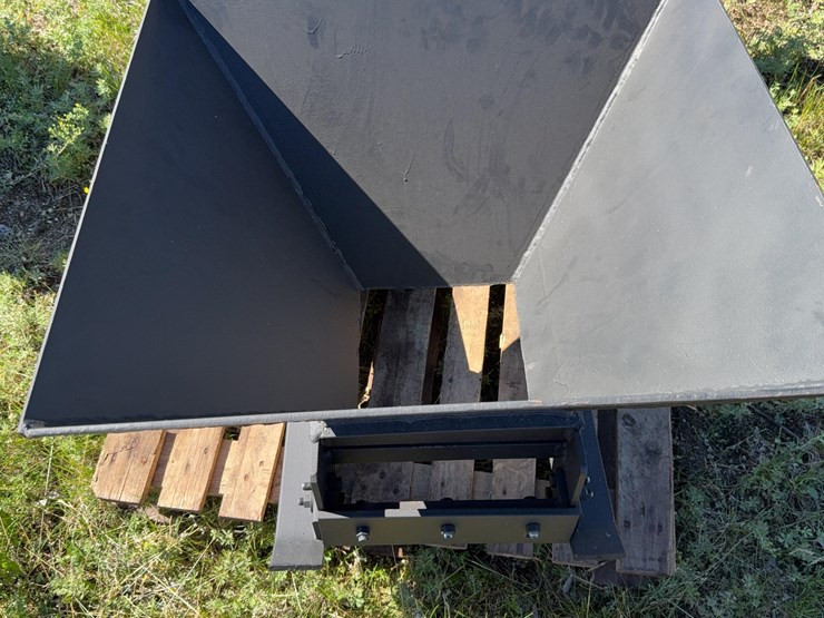 self-dumping-hopper-bucket-image-2