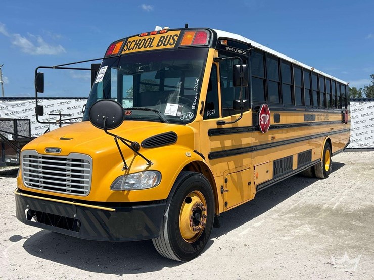 2016-freightliner-b2-image-1