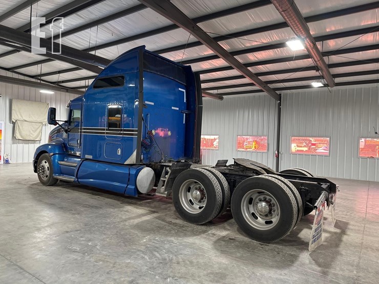 2011-kenworth-t660-image-4