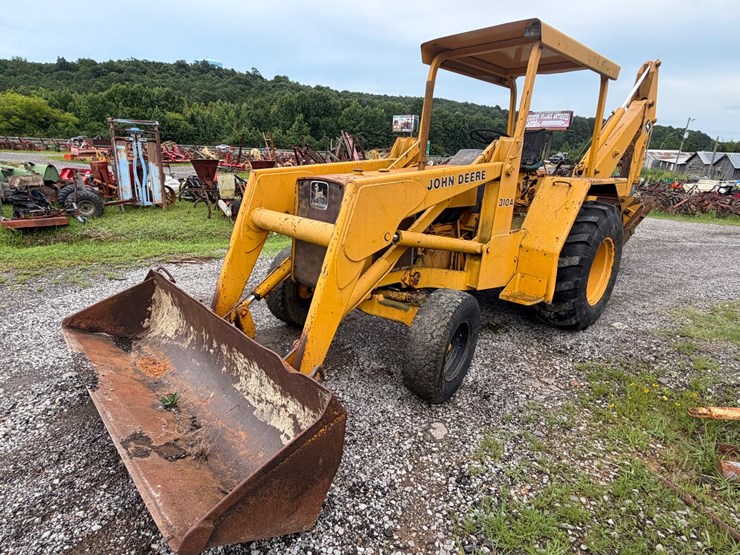 1976-deere-310a-image-1