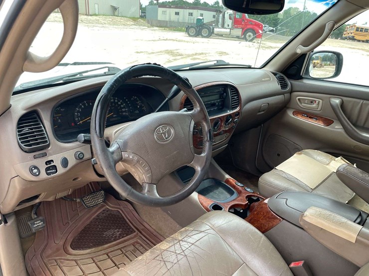 2004-toyota-tundra-image-11
