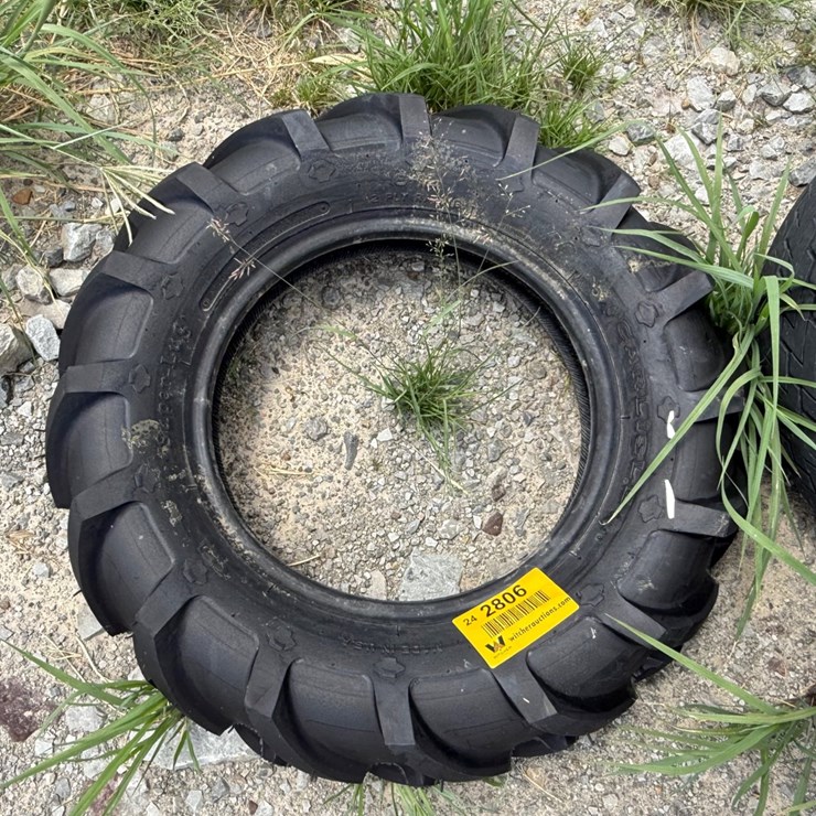 #2806 • (1) Carlisle Super Lug 6-12 Tire INV# 2806