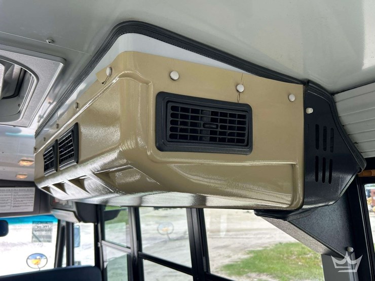 2016-freightliner-b2-image-15