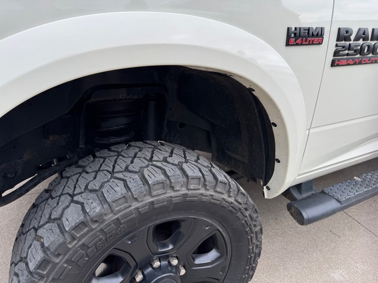 2016-dodge-ram-2500-image-27