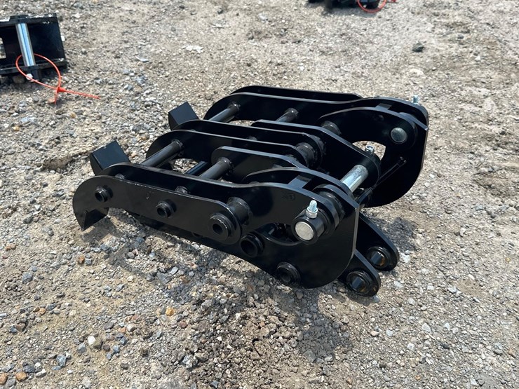 2026-future-excavator-grapple-image-2