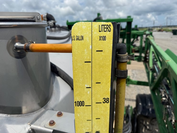 2016-john-deere-r4038-image-97