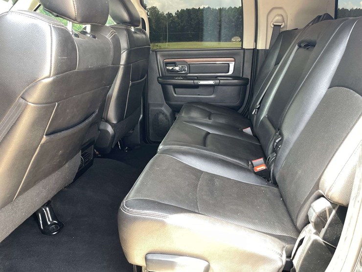 2016-dodge-ram-2500-image-14