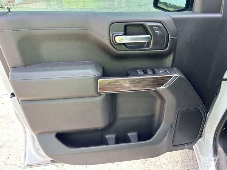 2020-chevrolet-silverado-1500-image-11