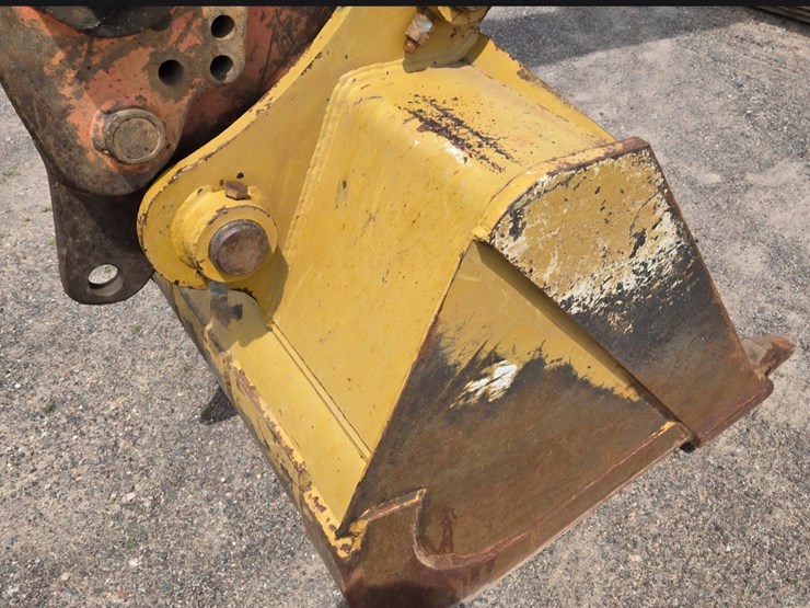 deere-200c-lc-image-29