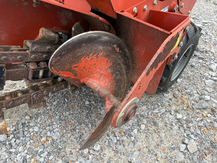 ditch-witch-c12-image-24