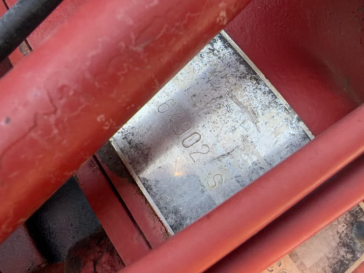 farmall-560-tractor-image-24