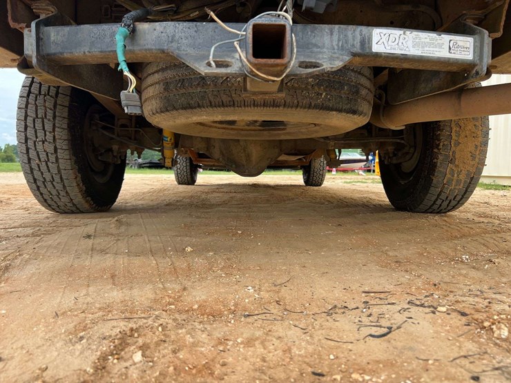 2004-chevrolet-silverado-2500-image-6