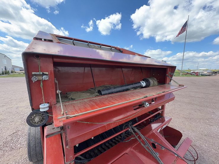 2005-hesston-814-image-11