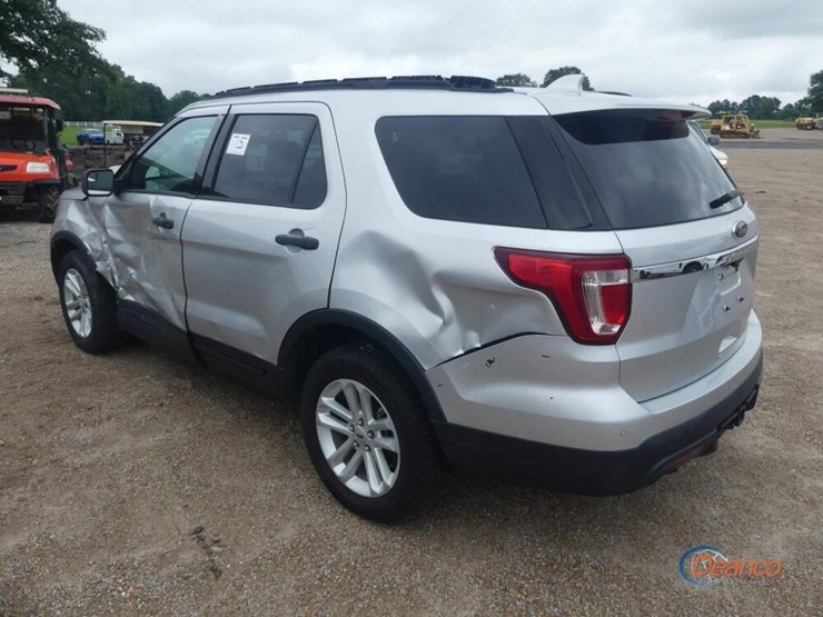 2017-ford-explorer-image-3