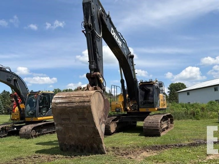 2015-deere-470g-lc-image-3