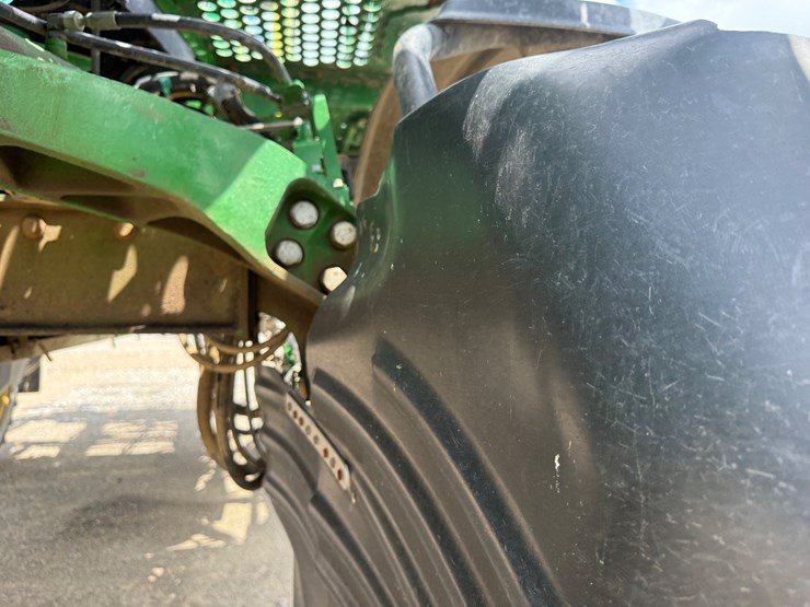 2016-john-deere-r4038-image-32