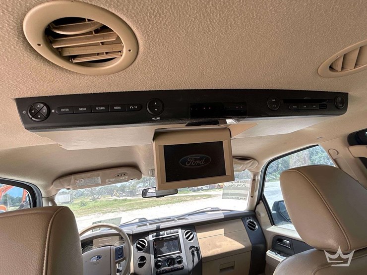 2010-ford-expedition-image-24