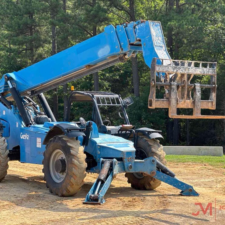 2016 GENIE GTH1056