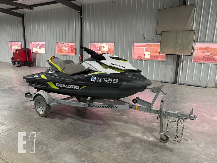 sea-doo-gti-se-personal-watercraft-image-2