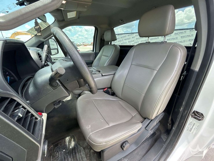 2022-ford-f250-image-13
