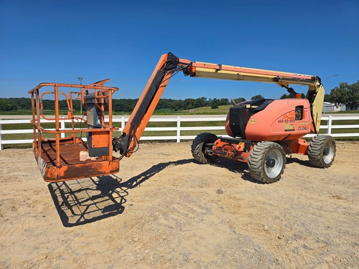 2013-jlg-600aj-image-1