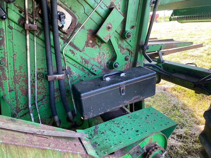 john-deere-9600-4x4-combine-image-36
