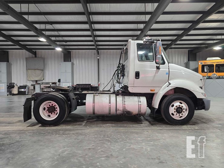 2015-international-transtar-8600-image-6