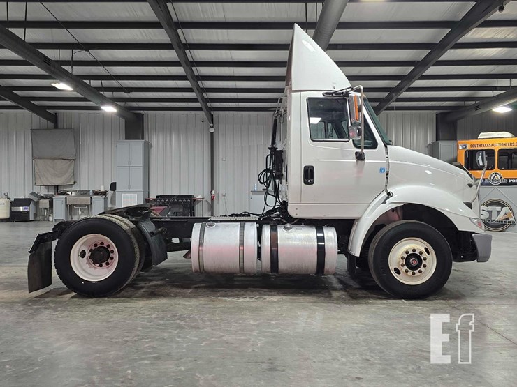 2017-international-transtar-8600-image-6