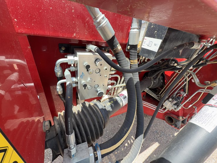 2014-case-ih-3162-image-23
