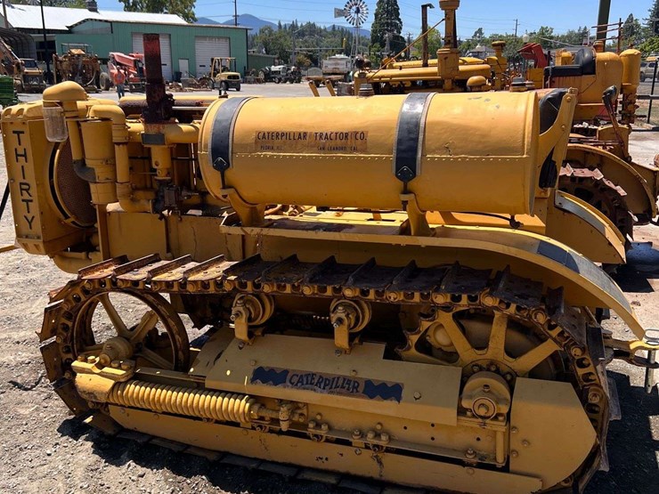 caterpillar-thirty-image-8