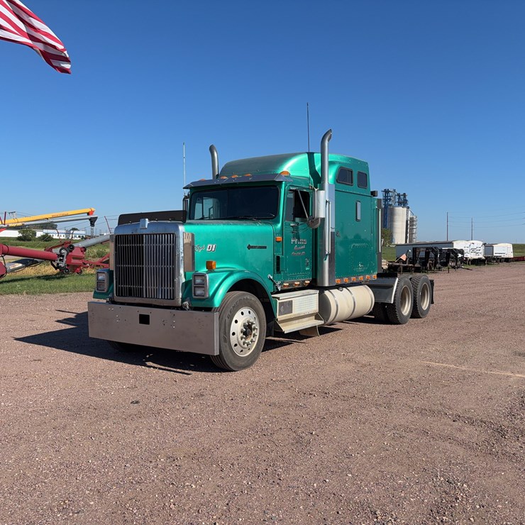 1997 INTERNATIONAL 9300
