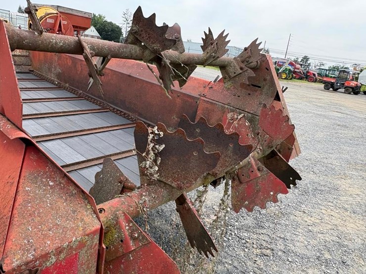 new-holland-155-image-9