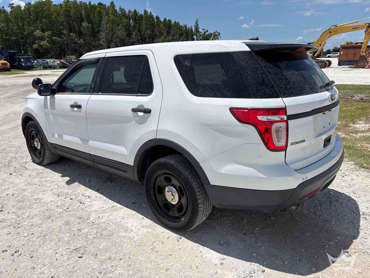 2013-ford-explorer-image-4
