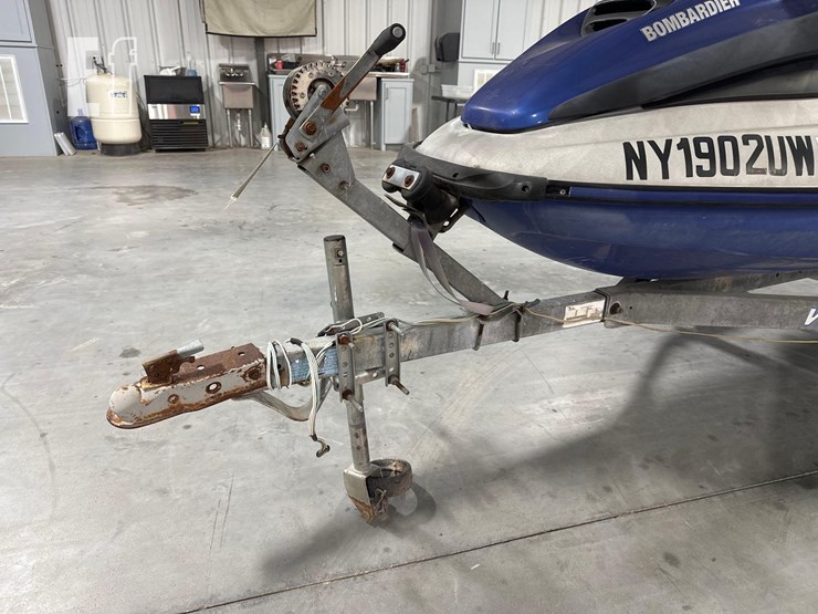 bombardier-sea-doo-gtx-watercraft-image-13
